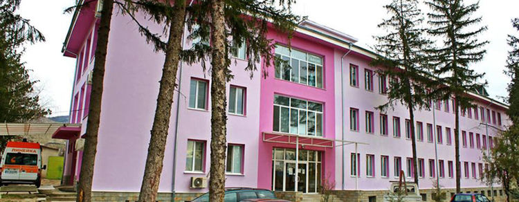   Болницата в Момчилград е поставена под карантина,заради съмнение за случай с коронавирус