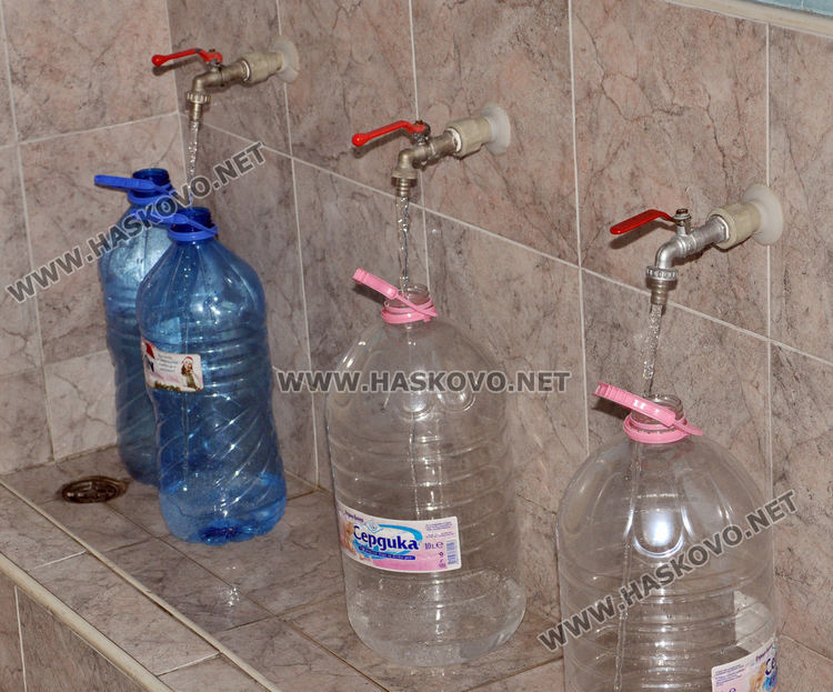 Кметът на Конуш: 80% от селото е без вода в пандемията. ВиК: Не са ни уведомили