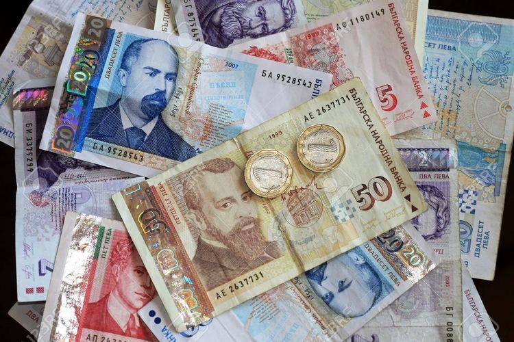 Тийнейжър спипан за кражби на пари от пазара в Асеновград