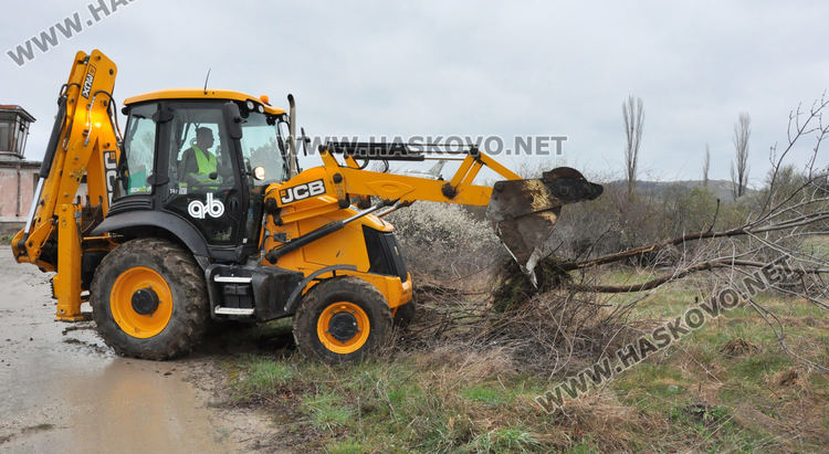 АПИ влезе на летище Узунджово, започна подготовката му за ТИР паркинг
