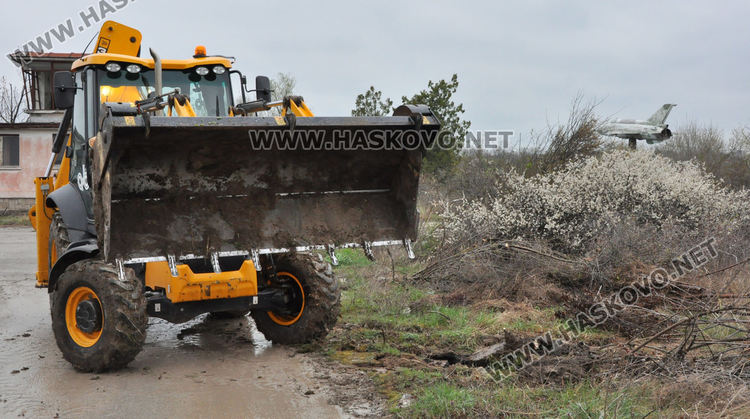 АПИ влезе на летище Узунджово, започна подготовката му за ТИР паркинг