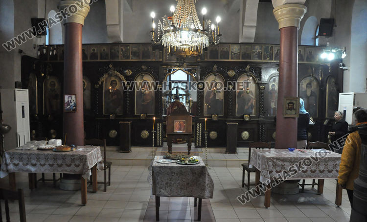 Литургия в хасковските храмове на Благовещение и молитва срещу коронавируса 