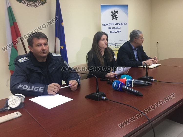 отляво на дясно:комисар Цанков, областната управителка на Хасково д-р Здравкова, шефът на Областното пътно ,управление инж. Лабрев