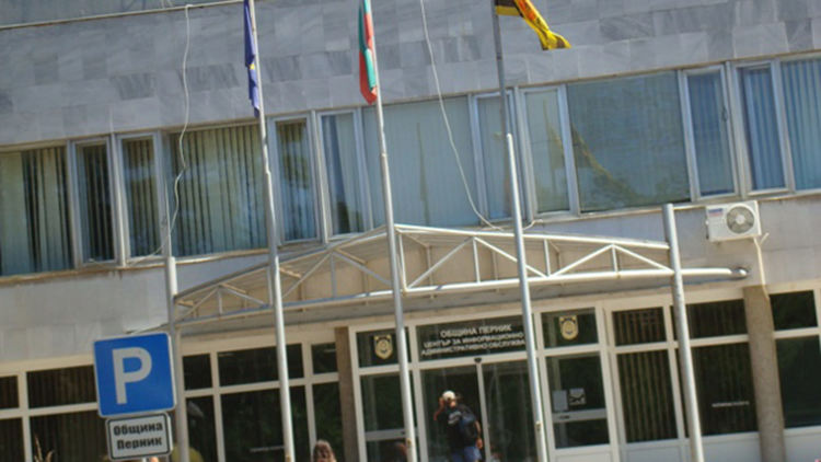 Перник ще закупи пет електробуса 