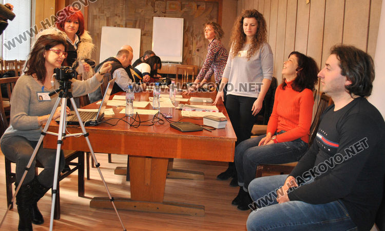 Временно спяха груповото издаване на лични документи в Хасковско