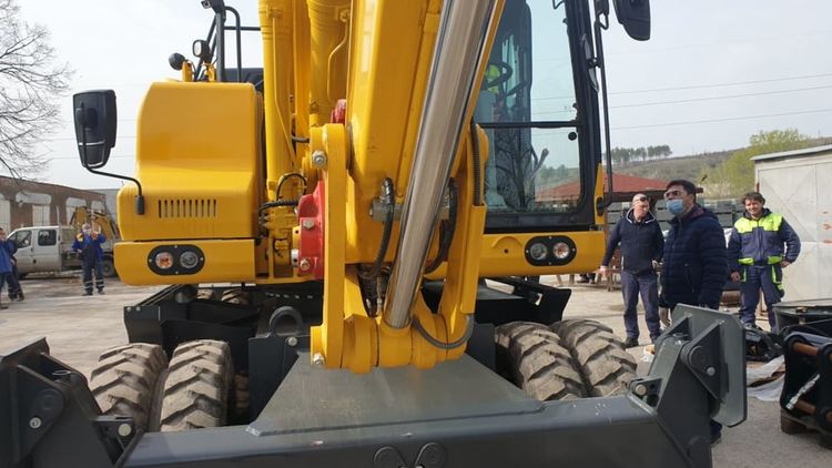 С багер за почистване на речни корита се сдоби община Димитровград