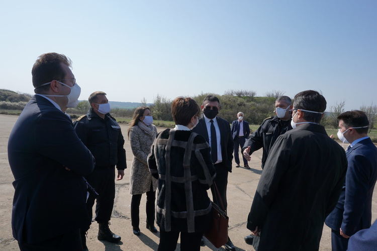 Посланикът на Турция посети тир паркинга на летище "Узунджово"