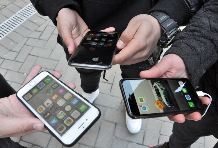 Над милиард и половина души не посещават учебни занятия заради карантина, съобщи ЮНЕСКО