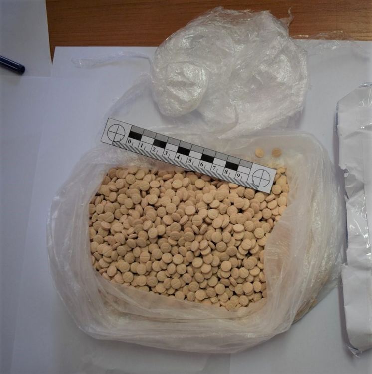 Постоянен арест за 42-годишен, хванат с дрога и ментета в Хасково