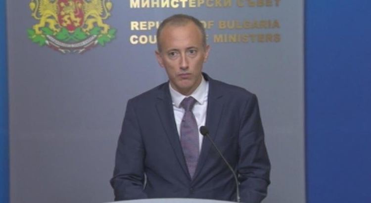 Матурите се местят на 30 май и 1 юни, отлагат изпитите след 7. и 4. клас