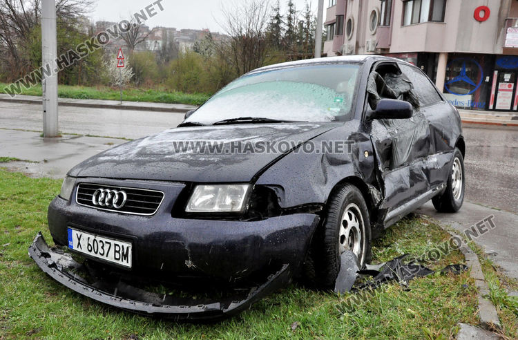 Ауди заора градинката до ФСГ в Хасково (обновена)
