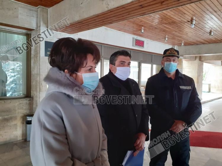 Мобилизират лекари и медицински специалисти от доболничната помощ в помощ на лекарите в отделенията  в областта