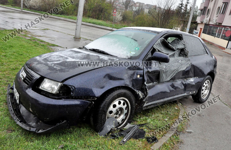 Ауди заора градинката до ФСГ в Хасково (обновена)