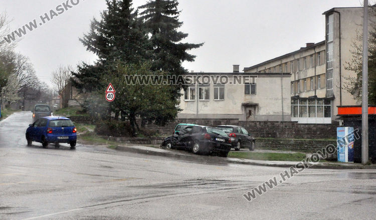 Ауди заора градинката до ФСГ в Хасково (обновена)
