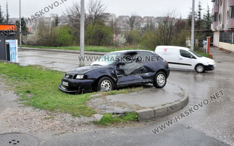 Ауди заора градинката до ФСГ в Хасково (обновена)