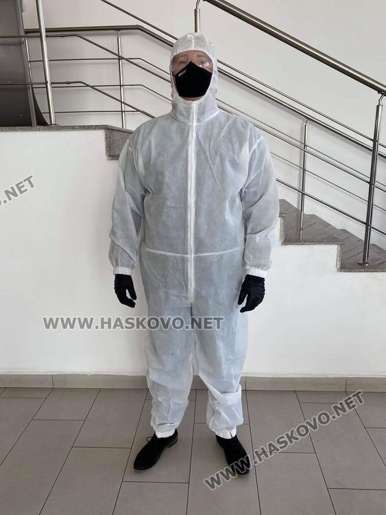  Депутат от Хасково дари защитни костюми на местната болница