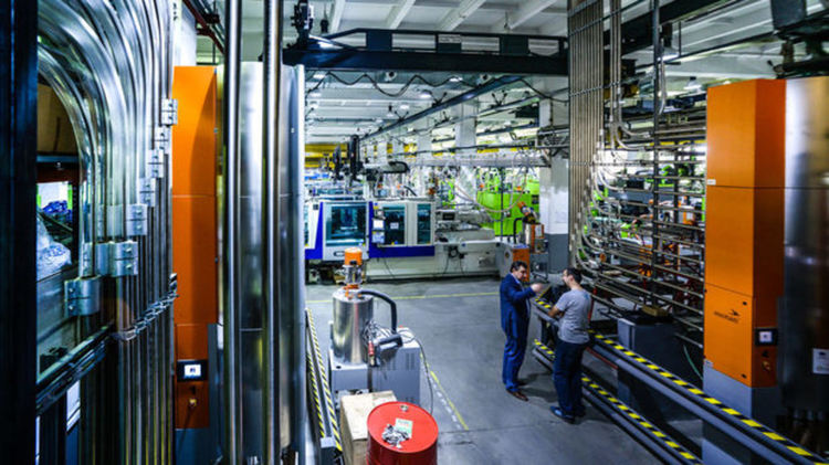 Премиерът Борисов и ген. Мутафчийски ще огледат новото производство на защитно облекло в "Арексим" в Смолян