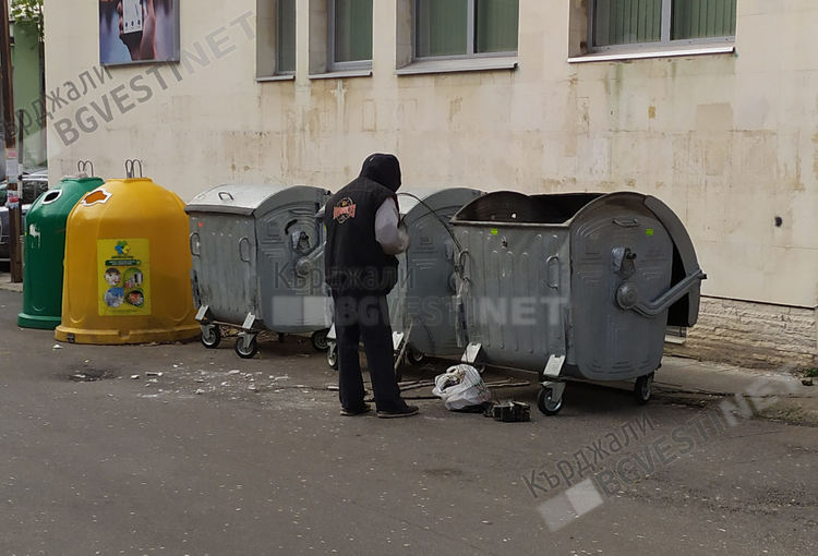 Клошар в центъра на Кърджали