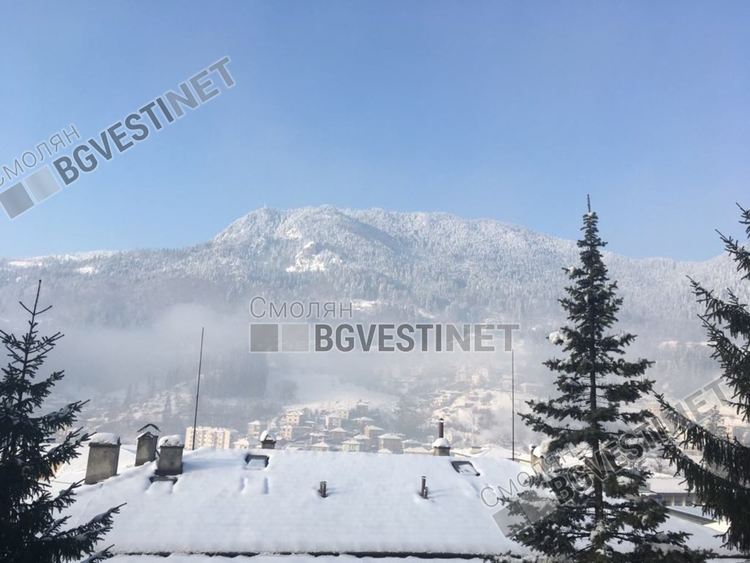 Леко затопляне и малко слънце в петък, валежите спират до утре