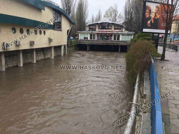 43.5 литра дъжд в Хасково, повишиха се нивата на реките 