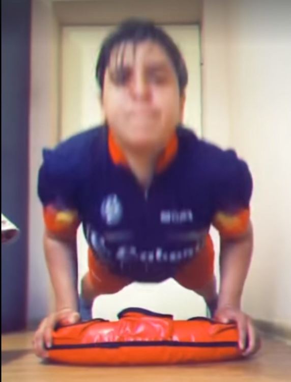 В социалната изолация: Хасковски спортисти с тренировки в домашни условия 