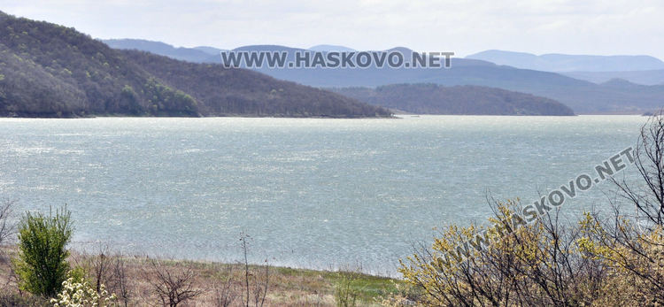 Прелива язовирът край Мандра, още се чака "Ивайловград"