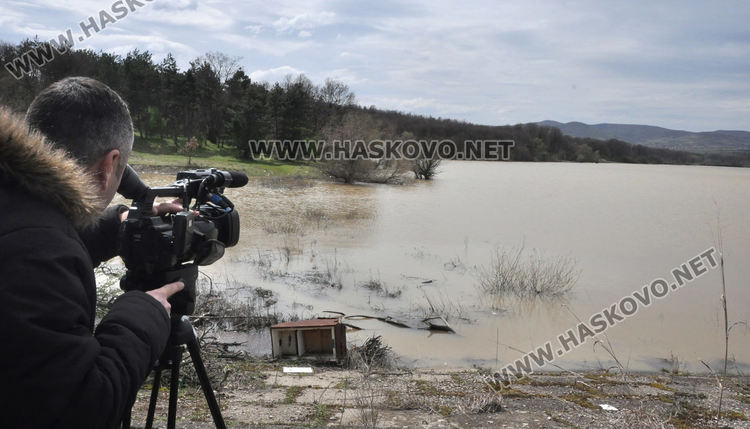 Прелива язовирът край Мандра, още се чака "Ивайловград"