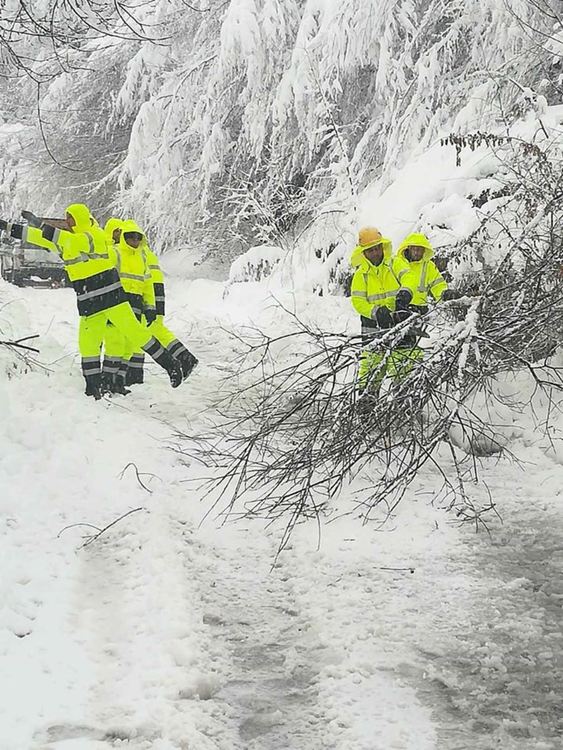 Рудозем бедства.Втори ден стотици на тъмно и студено