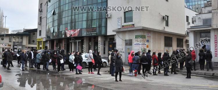 120 безработни регистрирани за ден в Хасково, над 70 души извиха опашка днес