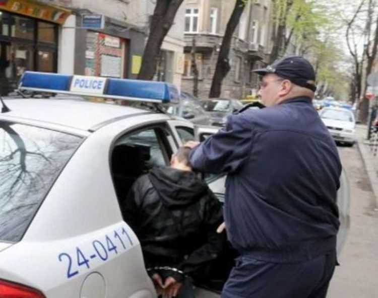 Спипаха дрогиран 19-годишен неправоспособен водач