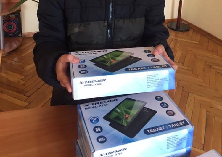 Основно училище в Димитровград предостави таблети и интернет на ученици