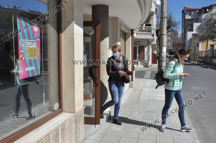 ESCOM помага на клиенти, които не могат да си набавят маски