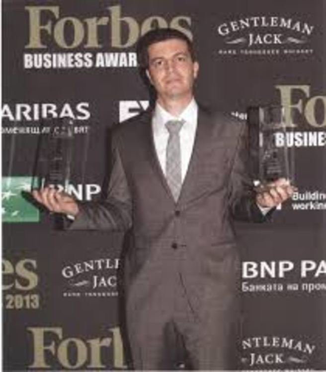 Смолянчанин е сред създателите на мобилно приложение за коронавирус