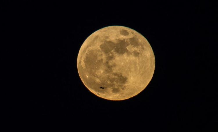 Броени часове до ...Супер луна