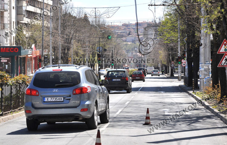 Скъса се въже на тролеите, пожарникари отцепиха "Раковски"