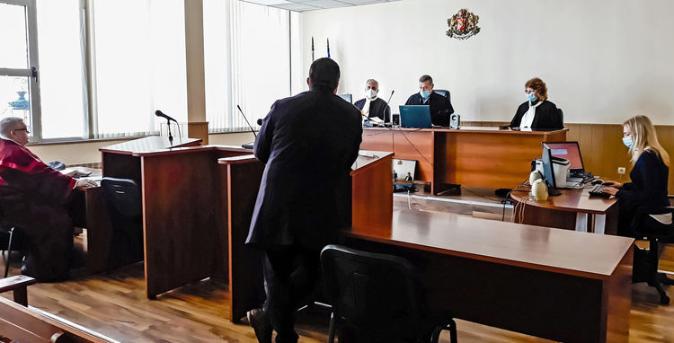 Определят попечител на 14-годишния, обвинен в убийство