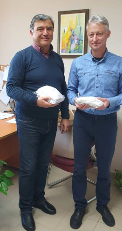 Ротари клуб Хасково дари 370 маски на Районната лекарска колегия