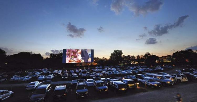 Автокината – шанс за оцеляване на киното