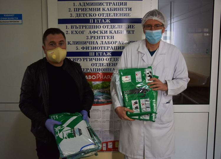 Общински съветникот ДПС дари защитни облекла на болницата в Ардино 