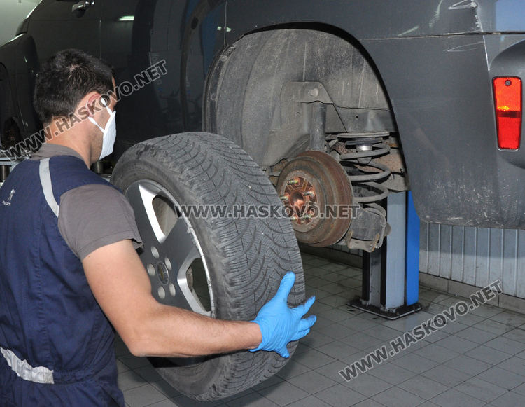 Затоплянето на времето напомни на хасковлии да сложат летни гуми на автомобилите