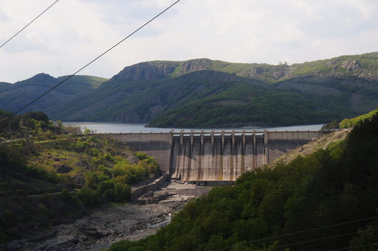 Язовир "Студен кладенец" пълен на 98%,  "Ивайловград" спадна на 92%