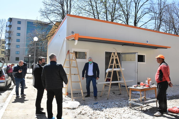 Изграждането на пловдивската лаборатория за COVID-19 е на финала си