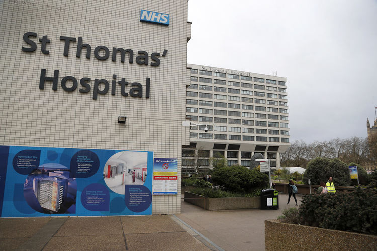 Борис Джонсън е излязъл от интензивното отделение