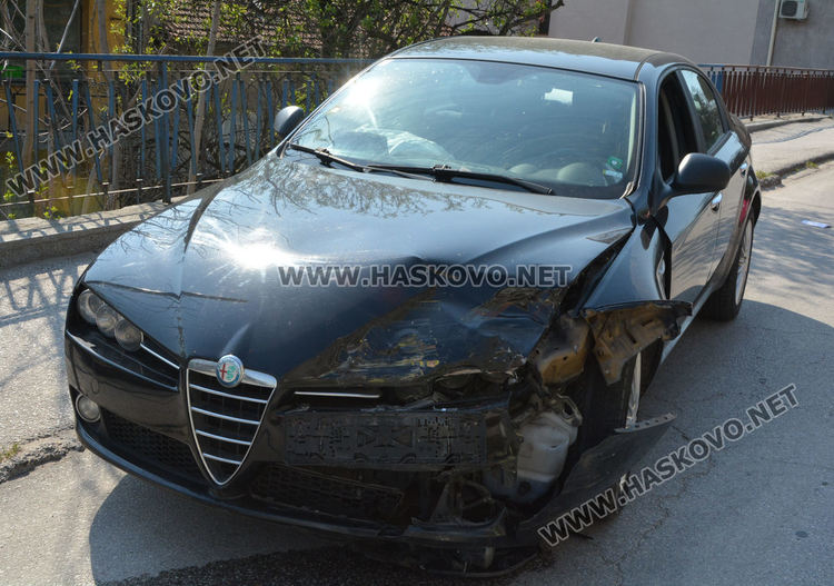 Заблеян шофьор удари такси на ул”Стара планина”