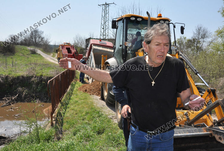 Камион пропадна в моста край с. Клокотница
