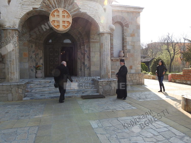 Предимно облачно и топло днес на Цветница в Кърджали