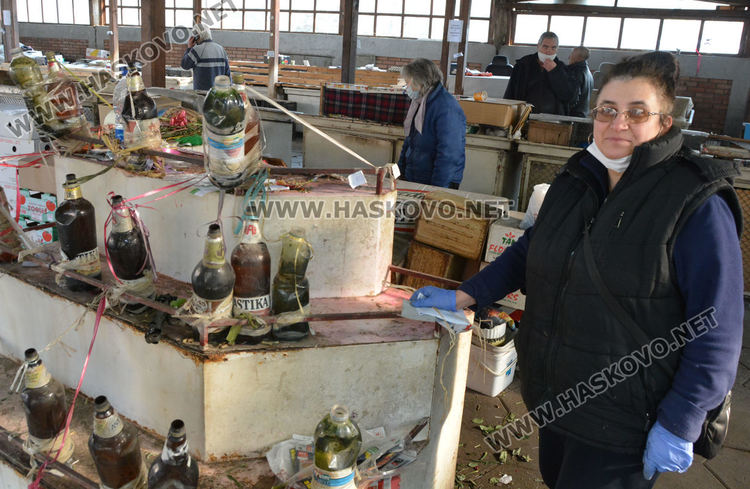 Заповедта на министър Ананиев обърка пазарджиите в Хасково