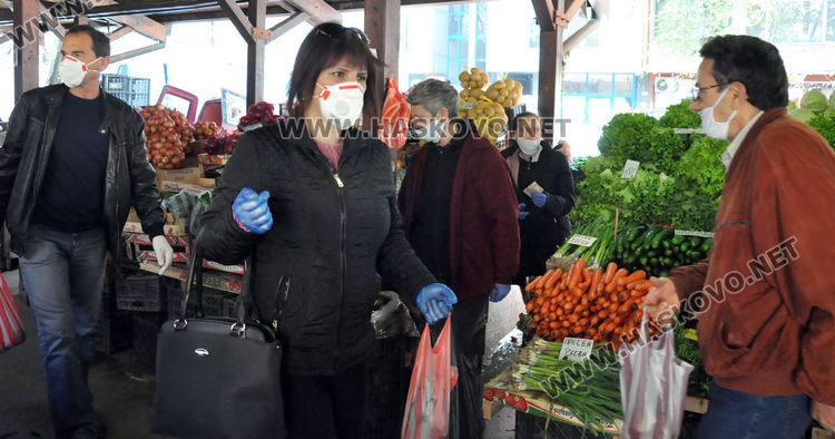 Търговец от Хасково: Затварят пазарите, за да "напълнят гушите" на веригите
