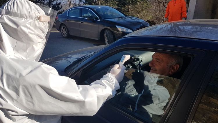 Продължава дезинфекцията на входовете на граничните с Кърджали общини Неделино и Златоград