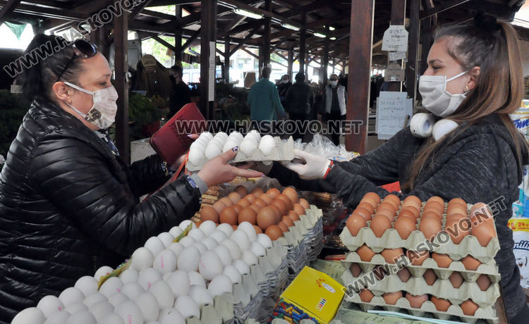 Търговец от Хасково: Затварят пазарите, за да "напълнят гушите" на веригите